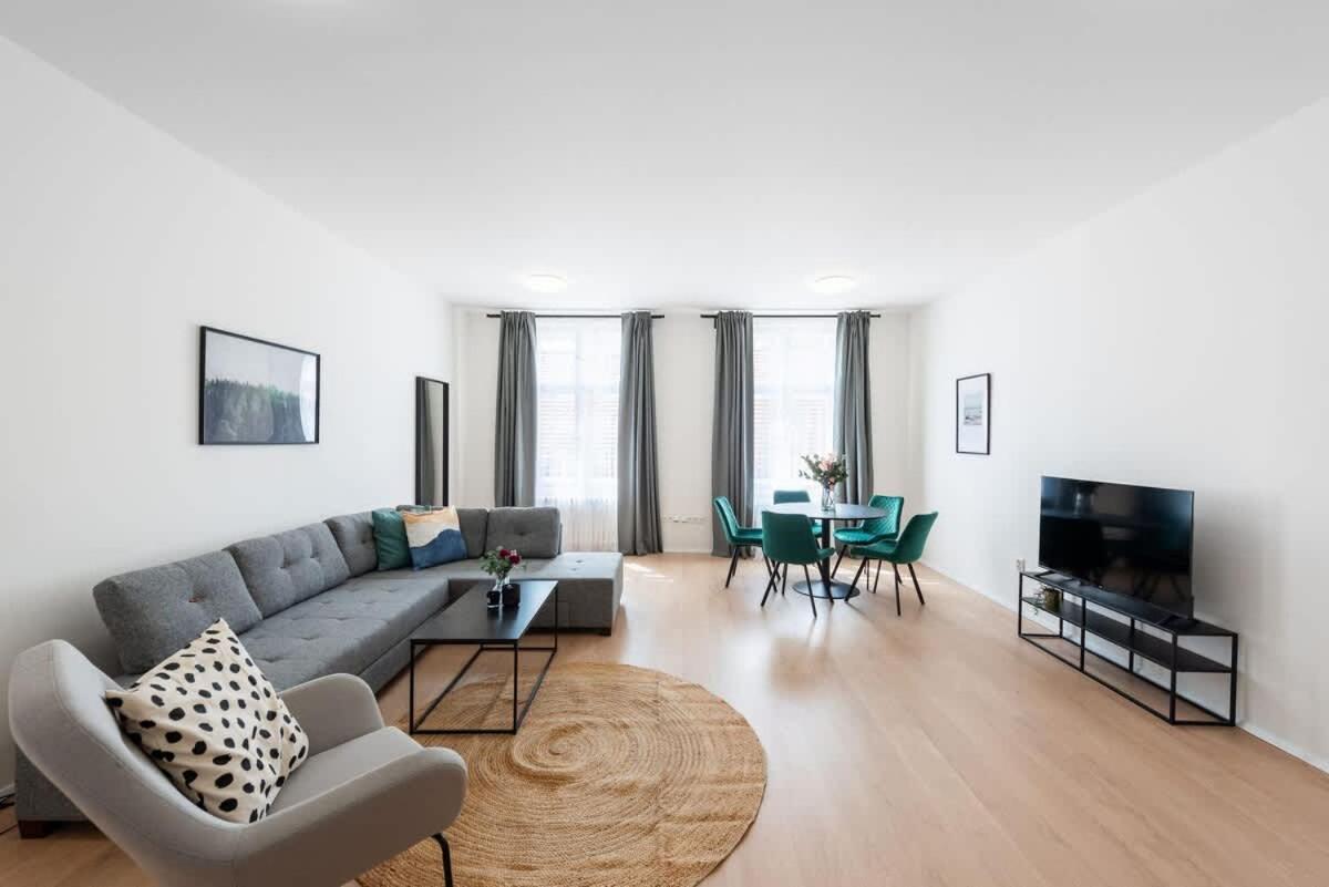 Well-located Luxury 3br Oasis In Appartamento Praga